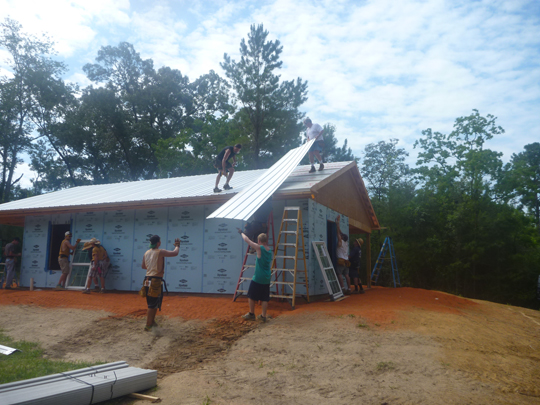 Putting steel roofing 