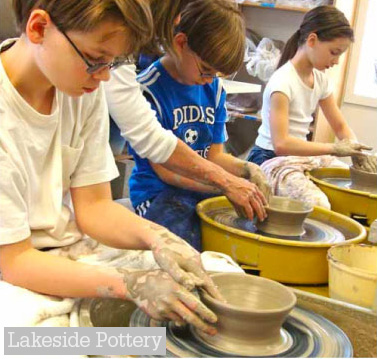 Single pottery wheel lesson